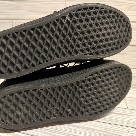 Vans x Harry Potter Dark Arts Sk8-Hi Platform High Top
MORSMORDRE Size 8.5W - Picture 12 of 12